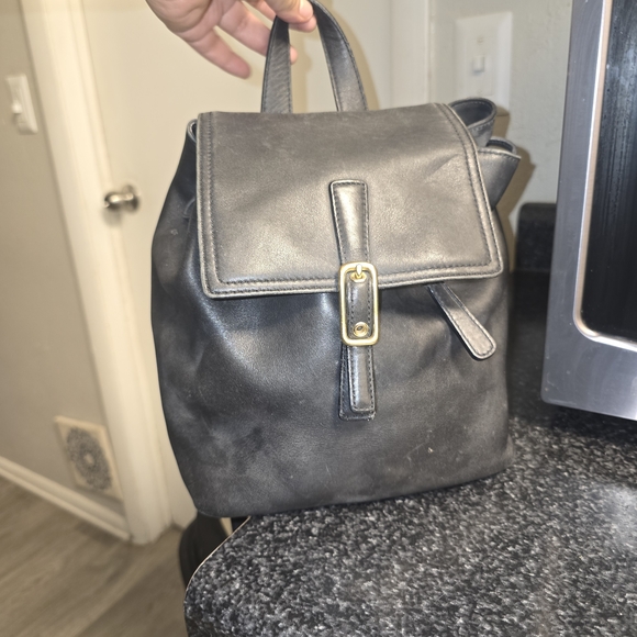 Coach Handbags - Coach Vintage Black Leather Backpack Purse